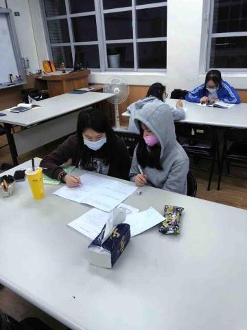 劉詩琪 - 青衿辦學計畫，幫助國三學生學好數學