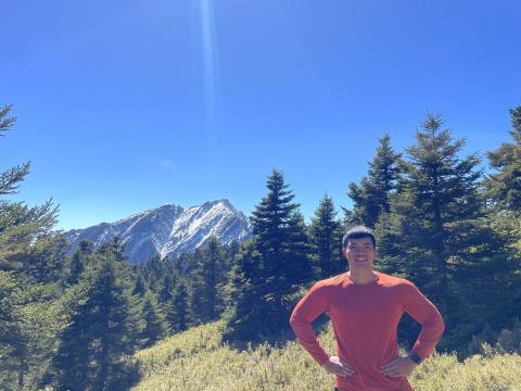 盧泓名 - 登屏風山