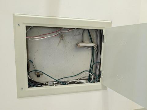 鑫詴機電 - 新增插座(before)