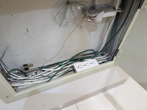 鑫詴機電 - 新增插座