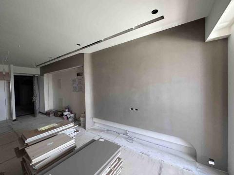 築家室內裝潢工程 - 勝美新東區 蘇宅  
吊隱式天花板  
造型電視牆  
燈具簡易配置   系統櫃組  
 築家室內裝潢工程 - 勝美新東區 蘇宅  
吊隱式天花板  
造型電視牆  
燈具簡易配置   系統櫃組