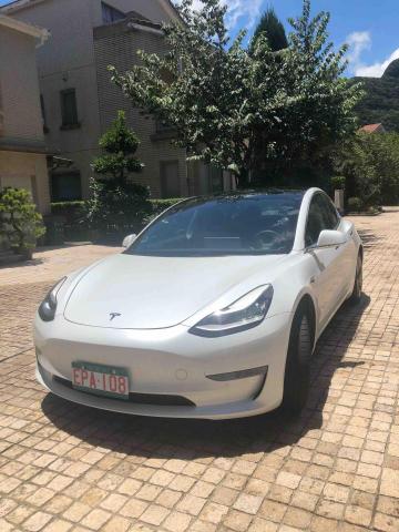 漫婚電輿（婚禮禮車規劃公司） - Tesla Model 3 白色隨行禮