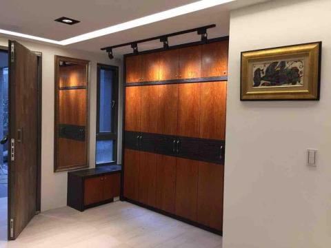 陳瑋志 - 玄關內外出穿鞋整衣小空間