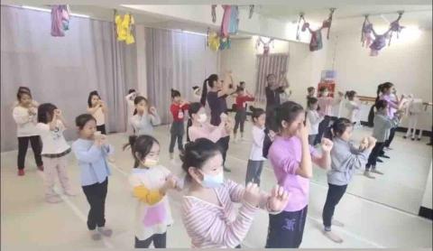 含含老師 - 韓國MV教學