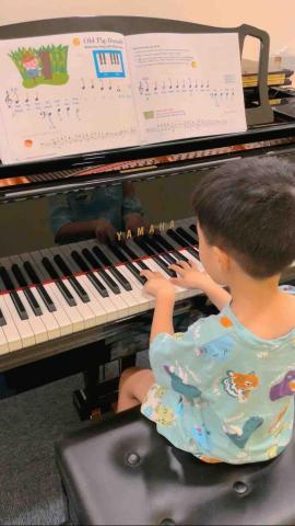 雙語教學長笛/鋼琴 英國皇家音樂學院碩士 - 鋼琴