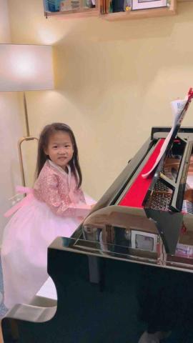 雙語教學長笛/鋼琴 英國皇家音樂學院碩士 - 鋼琴