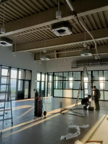 冷氣阿浩 - 冷氣不管大小,冰水主機到住家分離式,皆有服務的唷~~?? 冷氣阿浩 - 冷氣不管大小,冰水主機到住家分離式,皆有服務的唷~~??