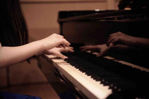 Yun’s Music｜鋼琴·長笛·歌唱教學 陪練 伴奏 - 