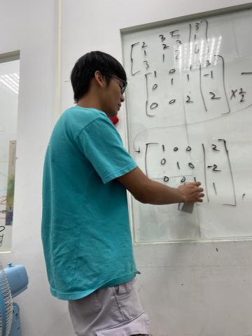 謝孟哲 - 教高中矩陣