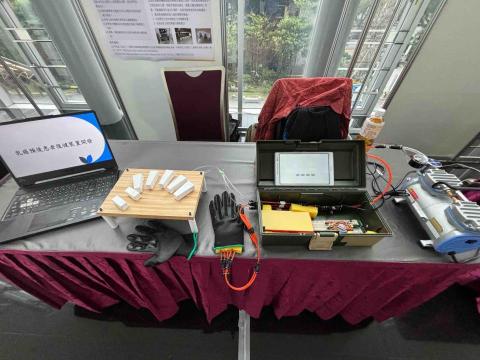 YHC工作室 - 乳癌預後患者復健裝置開發