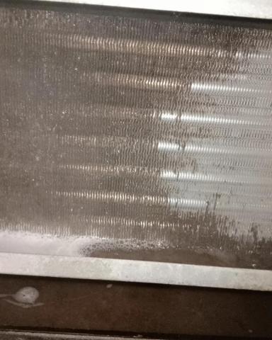 冷氣阿浩 - 左:清洗前/右:清洗後
每天吹的冷氣  吹出來的空氣都是這些髒污  還會願意使用冷氣嗎? 冷氣阿浩 - 左:清洗前/右:清洗後
每天吹的冷氣  吹出來的空氣都是這些髒污  還會願意使用冷氣嗎?