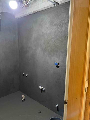 建重工程行 - 浴室牆面打底加防水