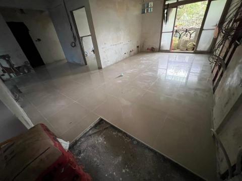 君君企業社 - 全室拋光石英磚完成圖。