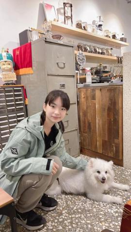 提供線上家教服務的專家鍾佳臻