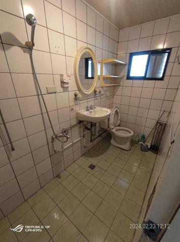 宇叡防水技術士-阿暉 - 浴室冷熱水明管安裝