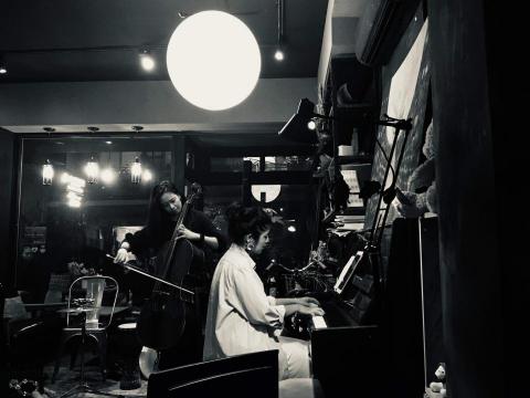 王絲涵Winnie Wang - 與大提琴樂手的即興表演