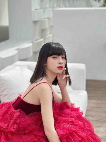 薇真新娘/活動整體造型師 - 為婚紗公司拍攝禮服目錄作品