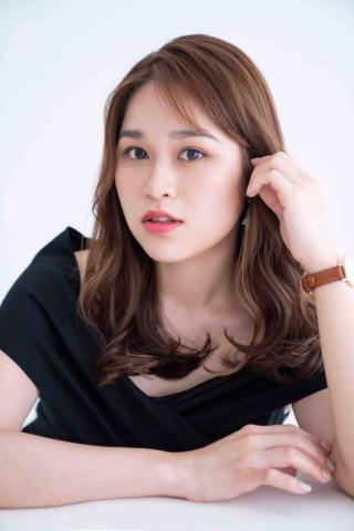 薇真新娘/活動整體造型師 - 個人形象照妝髮作品