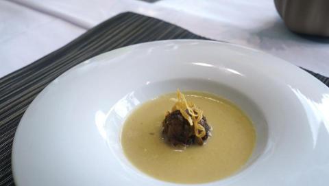 嗨，邊仔 - 牛肝菌奶油洋蔥濃湯