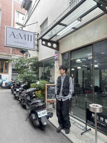 提供洗剪燙染服務的專家翔 designer