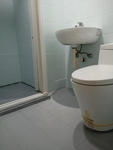 水色彩油漆工程 - 30年浴室粉刷