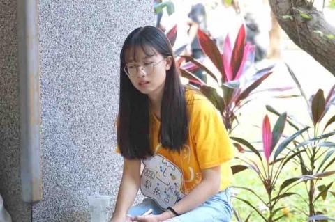 郭依杏 - 高中吉他社迎新隊輔