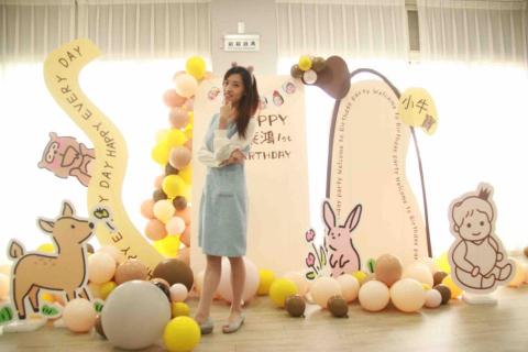 夏蕊全方位活動主持 /全方位活動企劃/場地佈置/水中模特兒 - 抓周派對