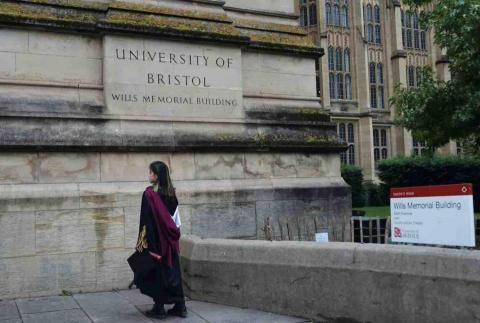 李由 - 布里斯托爾大學畢業照