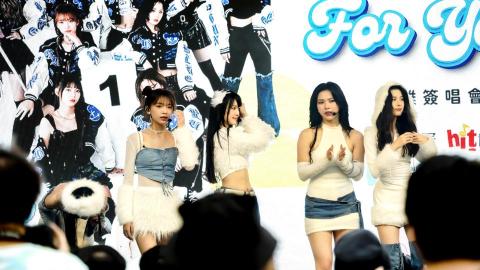 阿八 - 幻藍小熊