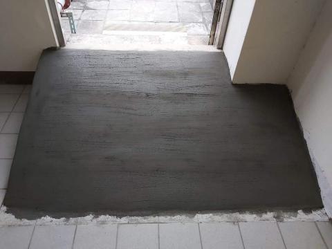 圓一工程修繕有限公司 - 逃生口 頂樓斜坡設立