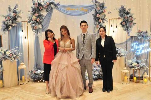 Sophie蘇菲 三語活動&婚禮&尾牙主持人 - 