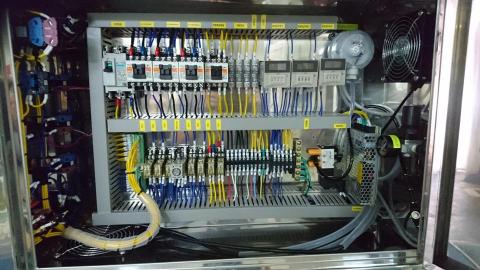 東峰電機有限公司 - 客戶客製化機台電路設計