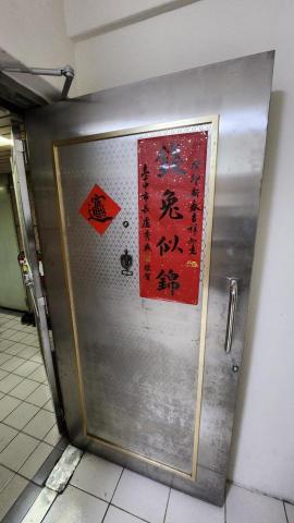 居家修繕/不鏽鋼、鐵件維修加固-魏師傅 - 不鏽鋼大門維修 居家修繕/不鏽鋼、鐵件維修加固-魏師傅 - 不鏽鋼大門維修