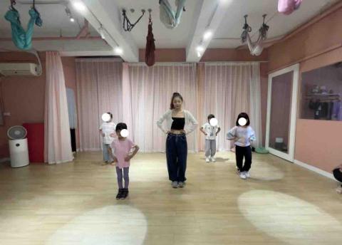 菀真（Anna） - 兒童MV課程