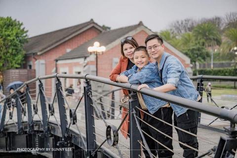 Sunny Lee(曉風中的晴天日記) - 全家福 外拍 Sunny Lee(曉風中的晴天日記) - 全家福 外拍