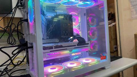 蘇家晟 - 高階白色海景主機