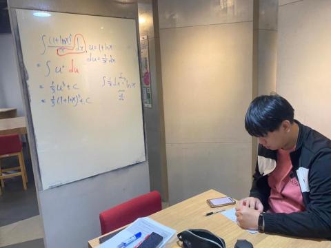 王信嘉 - 上課實拍(大學微積分)