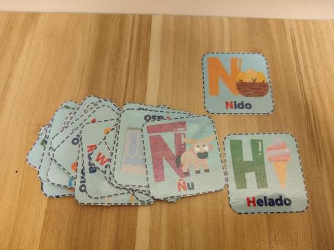 John - 提供桌遊教具