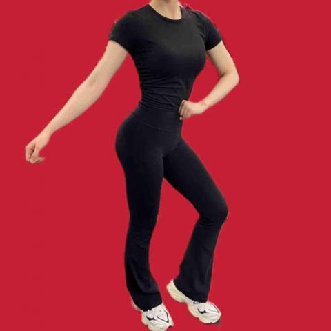 提供皮拉提斯服務的專家阿斯巴甜線上體態指導