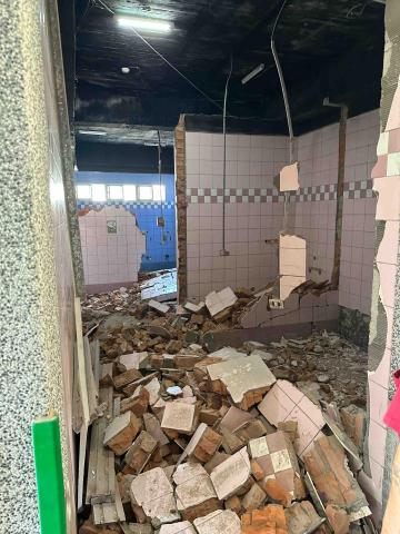 甲鼎工程行 - 學校廁所拆除