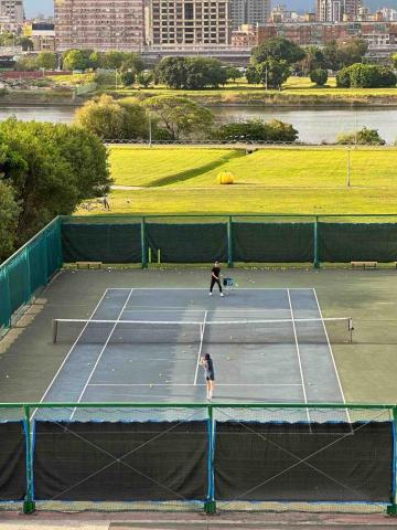 賓士網球教學 - 