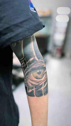 陳文青 - 眼睛刺青