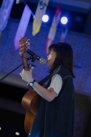 鄧鄧✨雙北吉他教學☁️民謠吉他🎸 - 自彈自唱演出