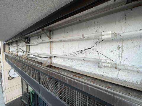 呈御空間水電宅修 泳泉工程行 - 招牌防水燈管更換