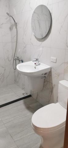 董建成 - 浴室水龍頭，馬桶安裝