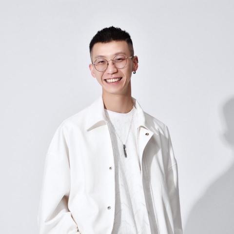 提供髮型服務的專家劉時賢