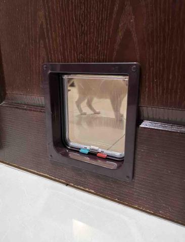 寵物門安裝 - 凹凸門切割