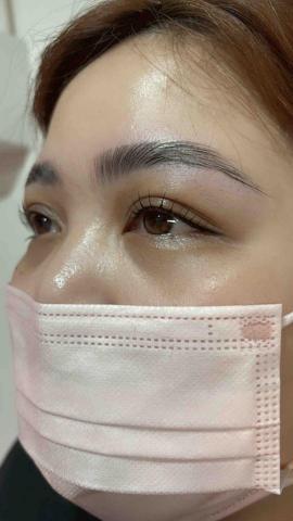 阿米斯霧眉工作室 - ♡ ｜ 睫毛管理 ｜野生眉雕塑
． 100%自身睫毛操作｜拉提亮眼有神
． 100%自身眉毛操作｜拉提有神（非霧眉飄眉無傷口）
． 可維持6-8週或更久（因生長速度和照顧方式而不同）
． 非假睫毛 非嫁接 非燙睫毛 不含燙劑
． 可正常洗卸上妝｜無異物感
． 改善睫毛倒插、矯正毛流、保養睫毛
． 使用台灣食藥署合格產品