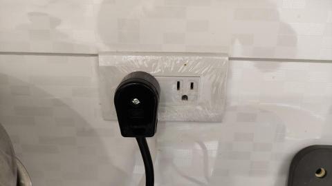 張順安 - NEMA 5-15P 彎角插頭改造