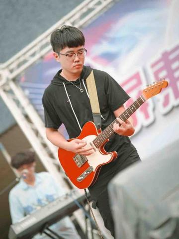 提供吉他教學板橋服務的專家魏修儒